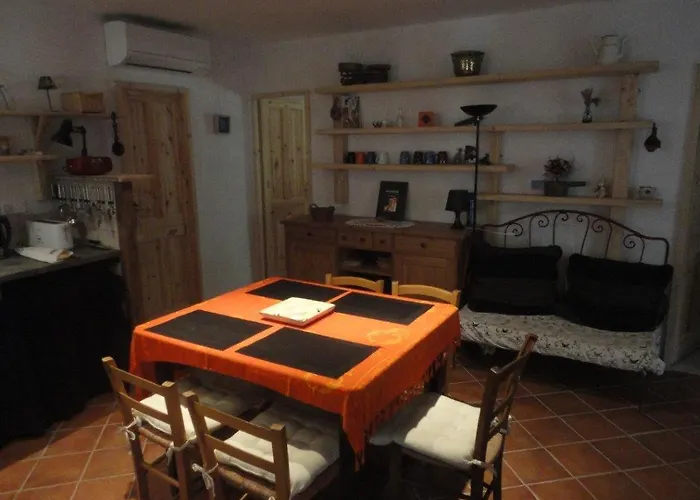 De Plein Pied En Campagne Bonifacienne 84m2. Appartement *